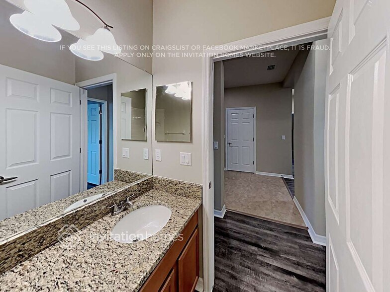 Building Photo - 11237 82nd St E