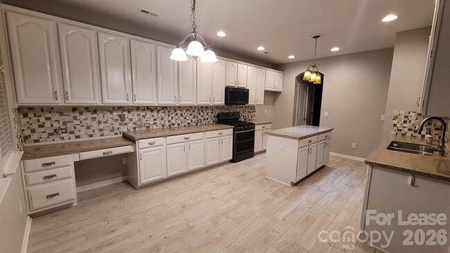 Building Photo - 6508 Manitoba Ln