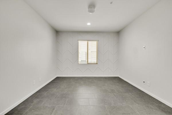 Building Photo - 1665 E Lafayette Ave