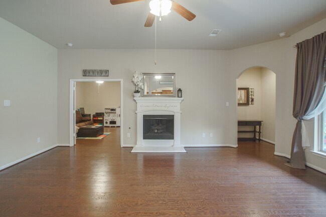 Building Photo - 111 Pheasant Run Dr