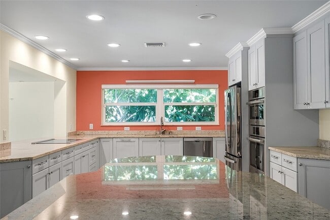 Building Photo - 500 Gardenia Ln
