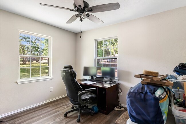 Building Photo - 218 Waterfall Dr