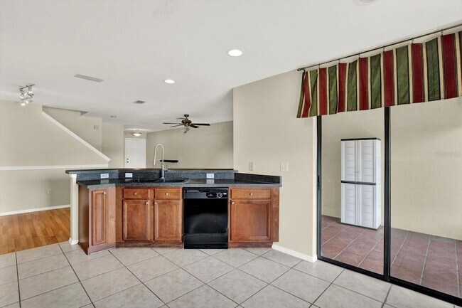 Building Photo - 2630 Edgewater Falls Dr