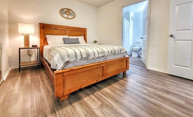 Building Photo - 3705 SW 27th St