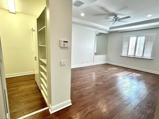Building Photo - 2024 Foxtail View Ct