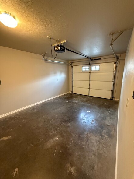 GARAGE - 2910 Meridian Plz