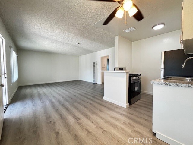 Building Photo - 1835 W Crestwood Ln