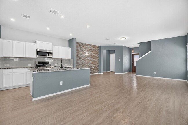 Building Photo - 10331 Barbeque Bay