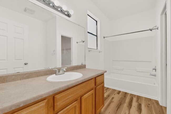 Building Photo - 4200 Ridgeway Ct