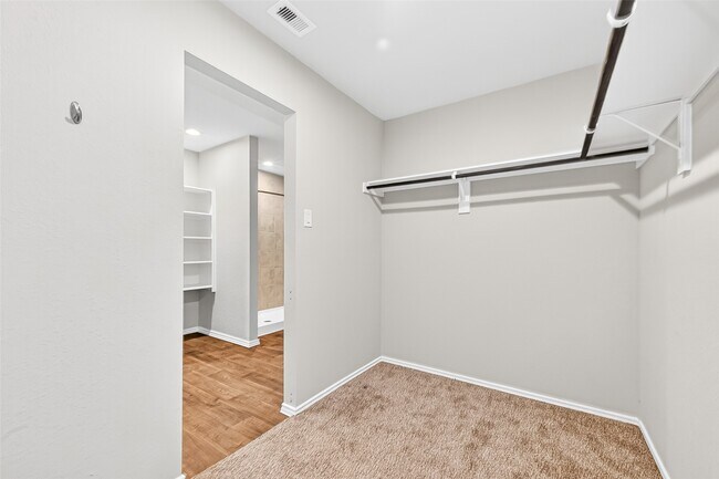 Building Photo - 21414 Hartford Hollow Ln