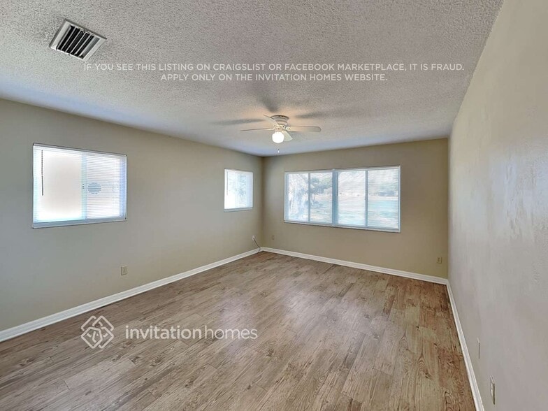 Building Photo - 6169 Half Moon Dr