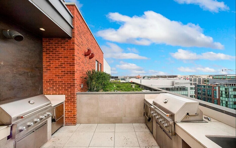 Outdoor Grills - 1211 Van St SE