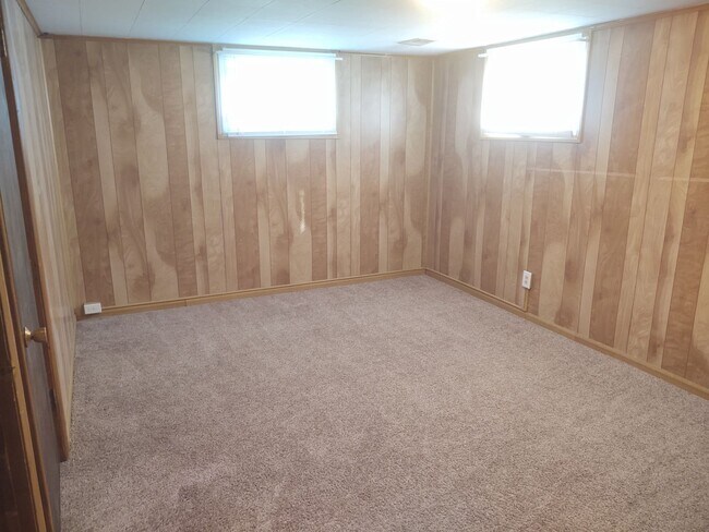 Building Photo - SW 413/415 Milan