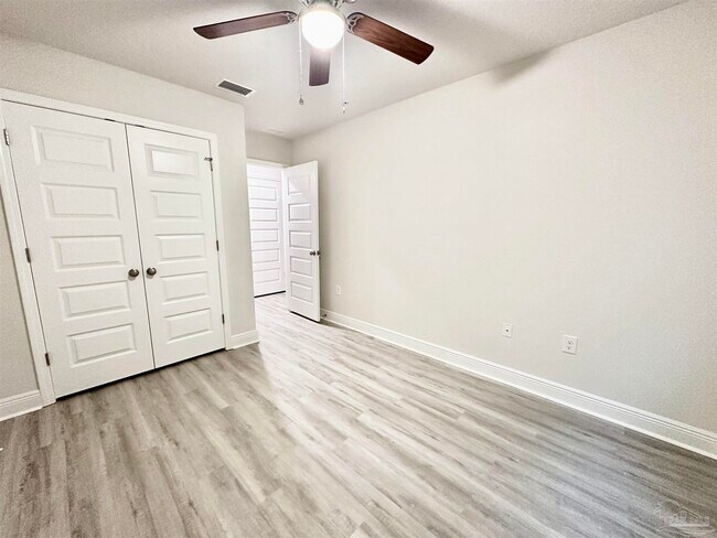 Building Photo - 8630 Meadow Flower Ln