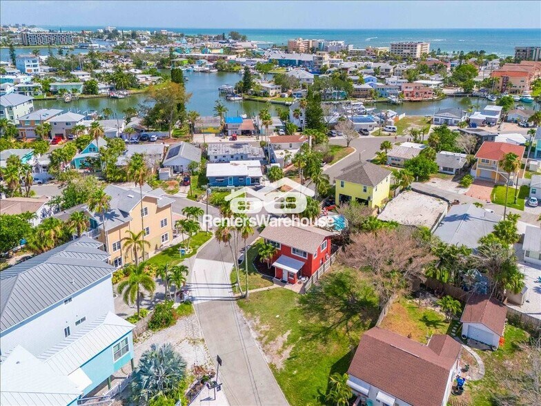 Building Photo - 13100 Boca Ciega Ave