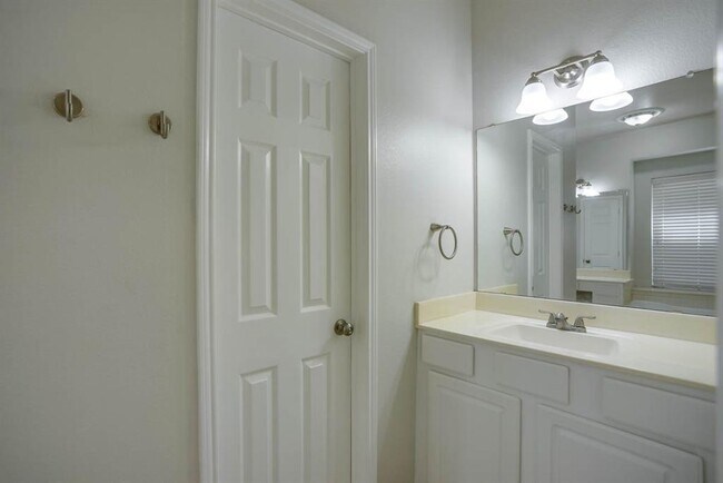 Building Photo - 2617 Black Canyon Dr