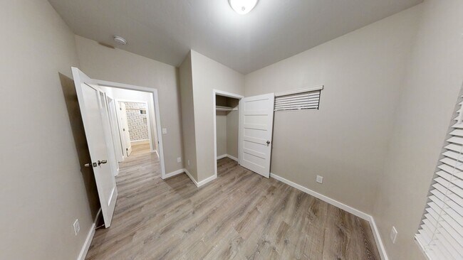 Building Photo - 4BD/2BA on Montezuma! (Lease out, pending ...