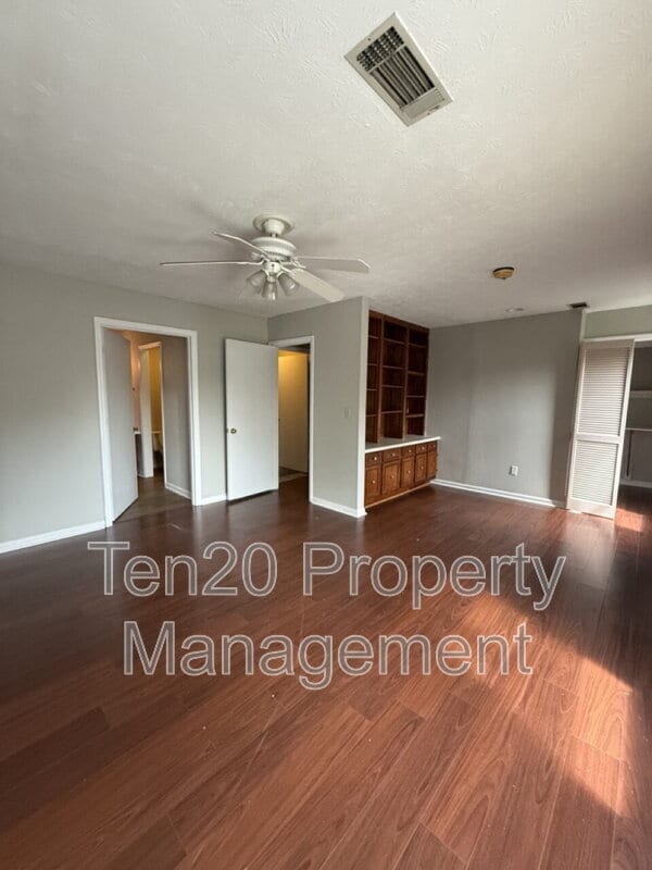 Building Photo - 3812 Wingate Dr