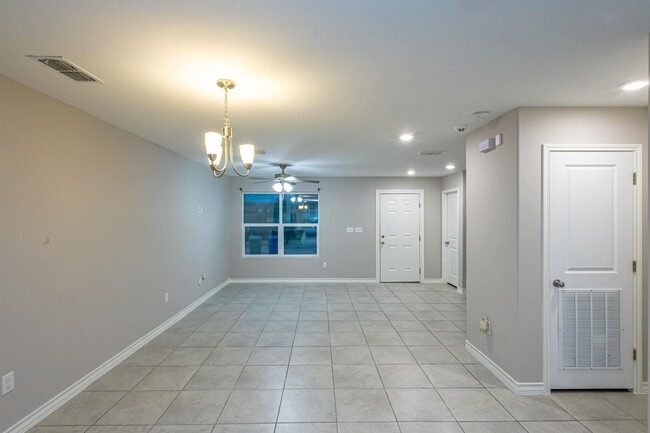 Building Photo - 2203 Durazno Ct