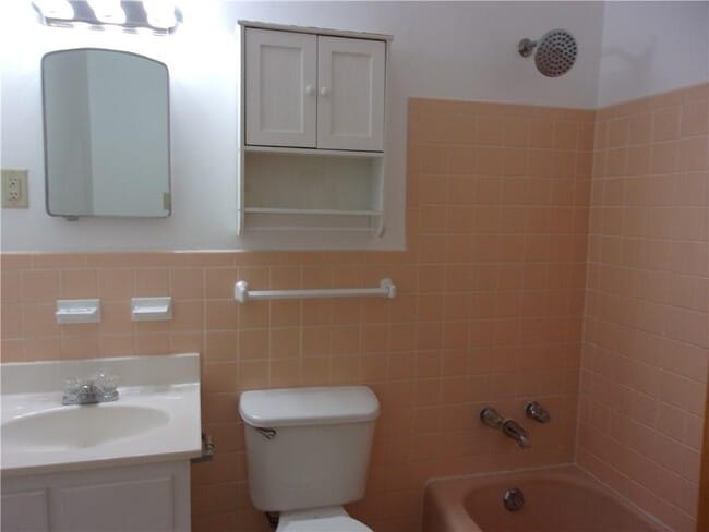 Building Photo - 408 N University Blvd