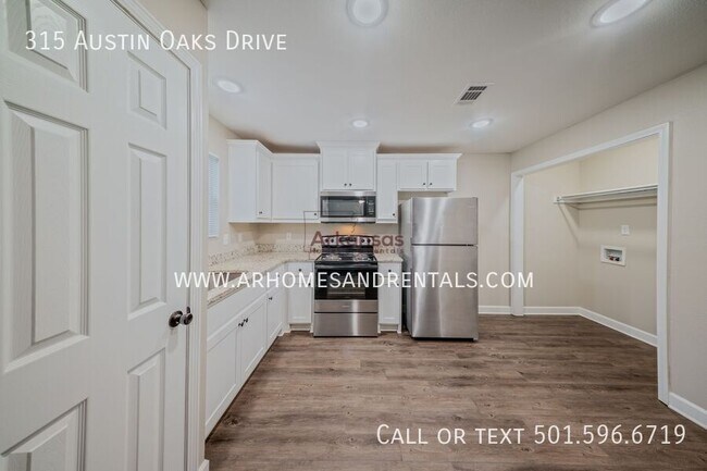 Building Photo - 315 Austin Oaks Dr