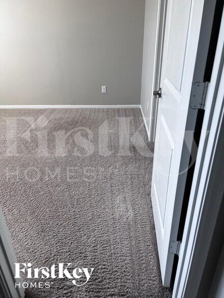 Building Photo - 6434 Upper Leaf Ct