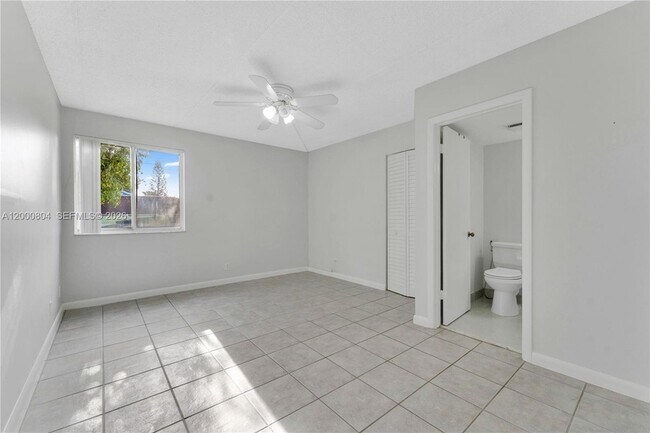 Building Photo - 1799 Fairview Villas Dr