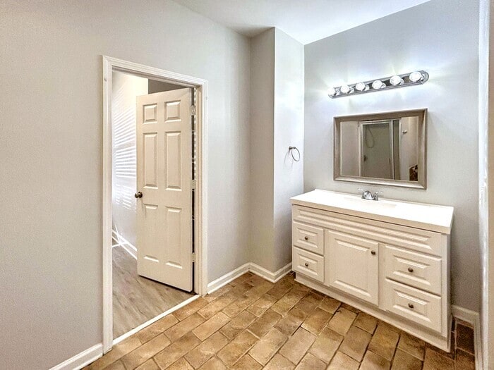 Building Photo - 992 Sims Ave NW