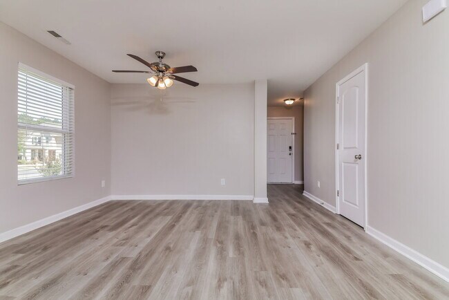 Building Photo - 127 Blakeford Dr