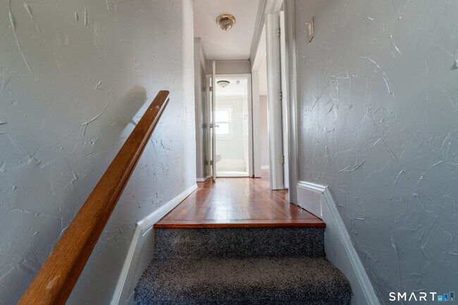 Building Photo - 969 S Main St