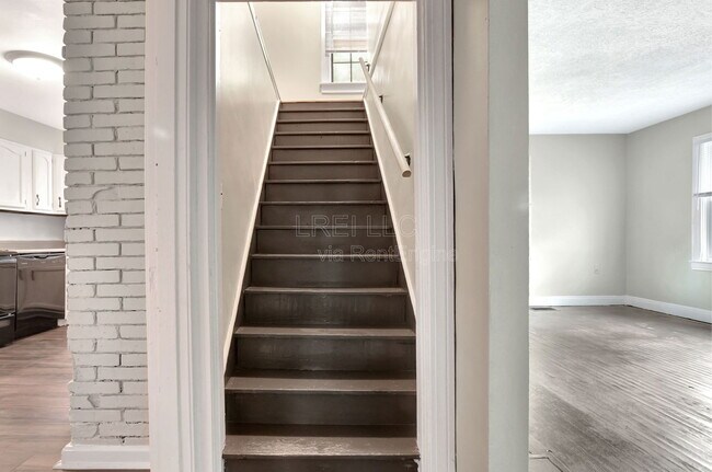 Building Photo - 501 Carter Ave