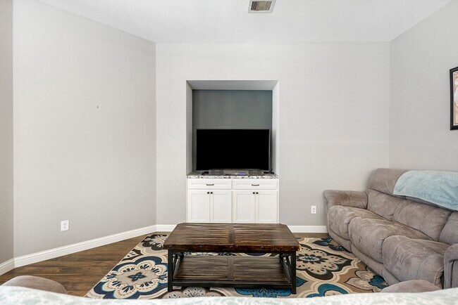 Building Photo - 28139 Canyon Wren Dr