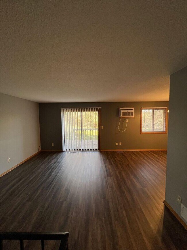 Building Photo - 2072 Bradley St