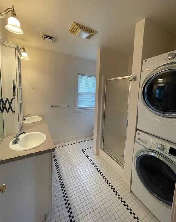 Building Photo - 228 County Rd