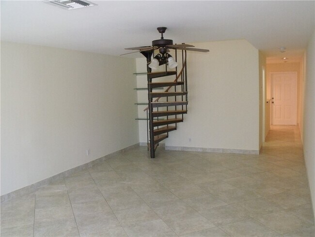 Building Photo - 2761 SW 33rd Ct