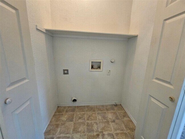 Building Photo - 304 Windridge Village Cove