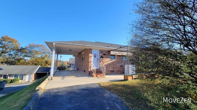 Building Photo - 3 Balfer Ct