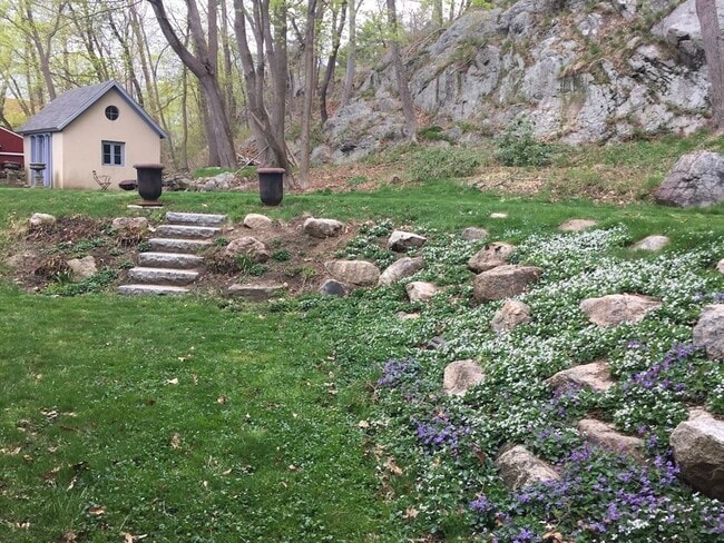 Building Photo - 918 Hale St