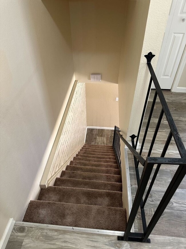 Building Photo - Comfortable 2-Bedroom Unit in North Sacram...