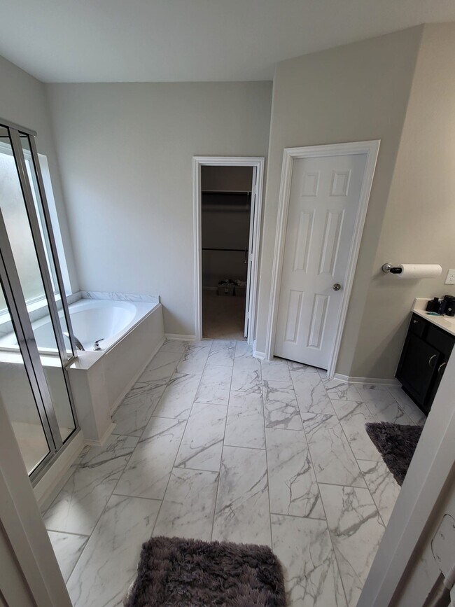 Building Photo - 4418 Hronas Dr