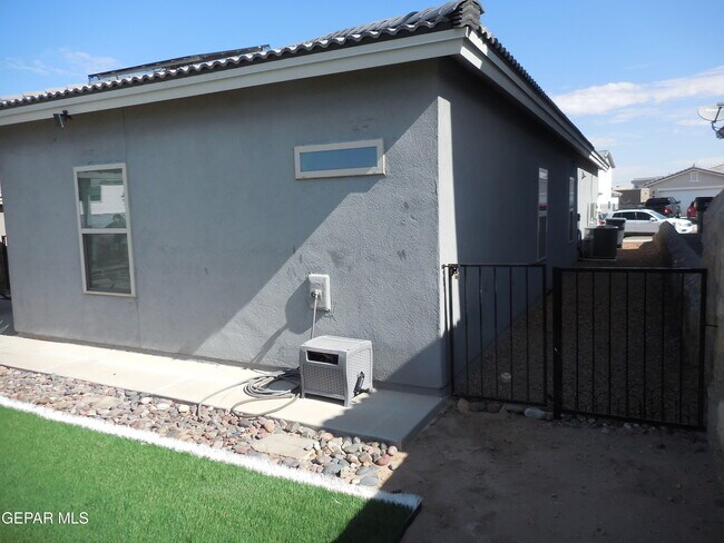 Building Photo - 12808 Epsom Dr