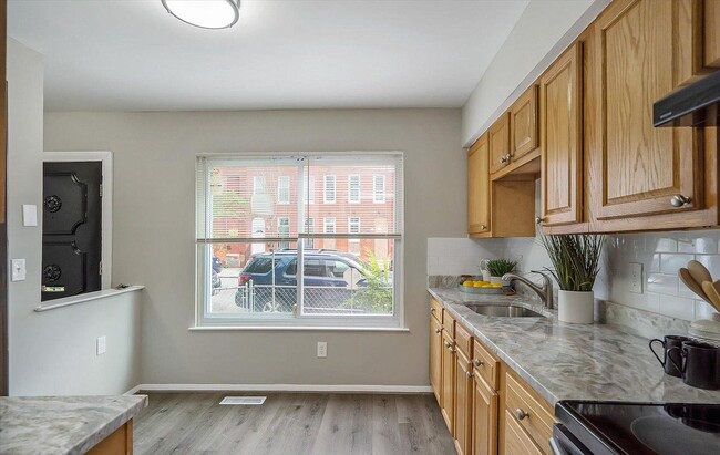 Kitchen - 1212 Valley St