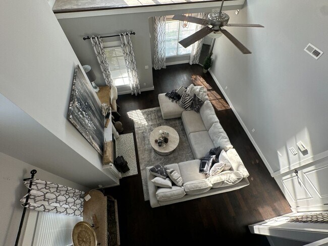 Building Photo - 1013 Edgewater Ln