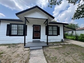 Building Photo - 2812 Vera Cruz
