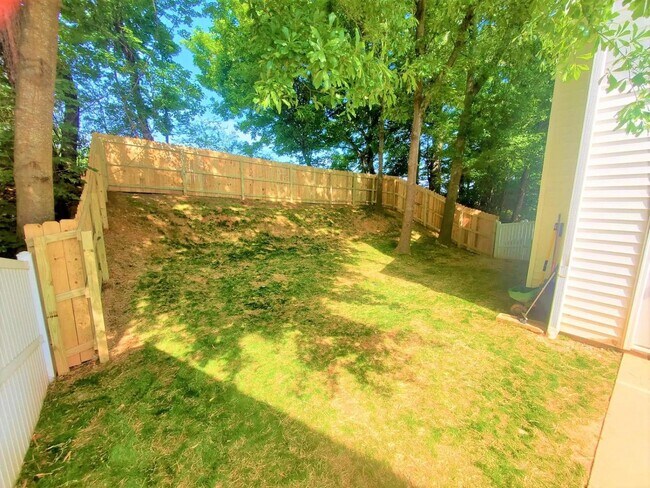 Building Photo - 2990 Barnwood Crossing NW