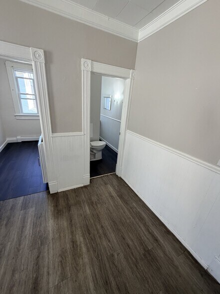 Building Photo - 103 Smalley St