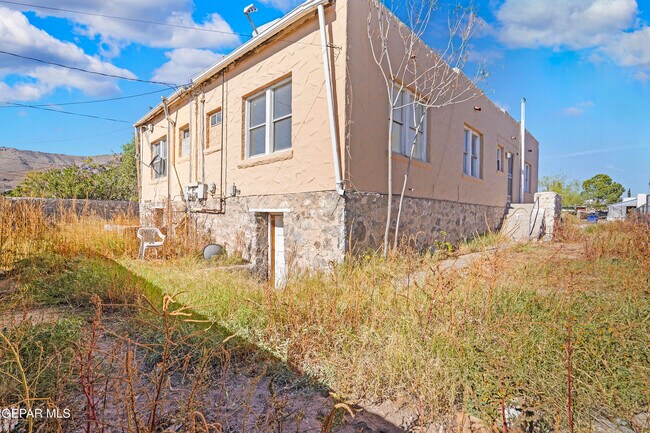 Building Photo - 3418 Frankfort Ave