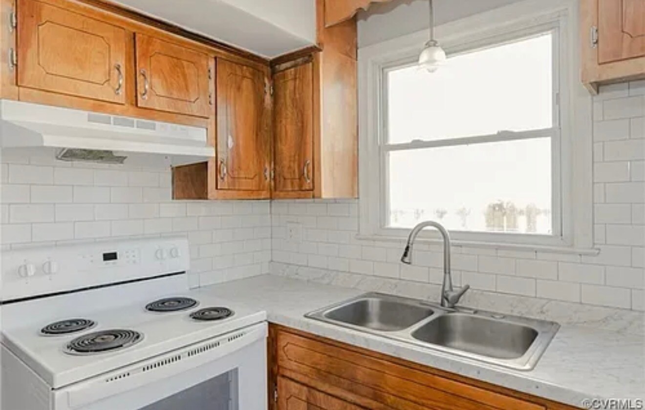 Building Photo - 1511 Sunnyside Ave