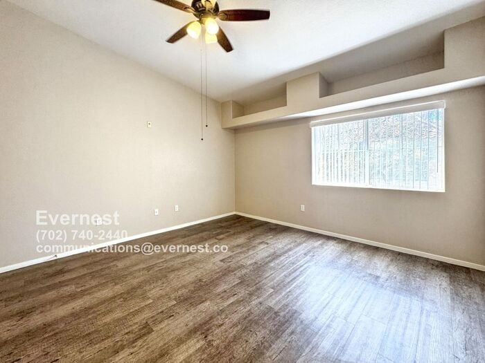 Building Photo - 10525 Autumn Pine Ave