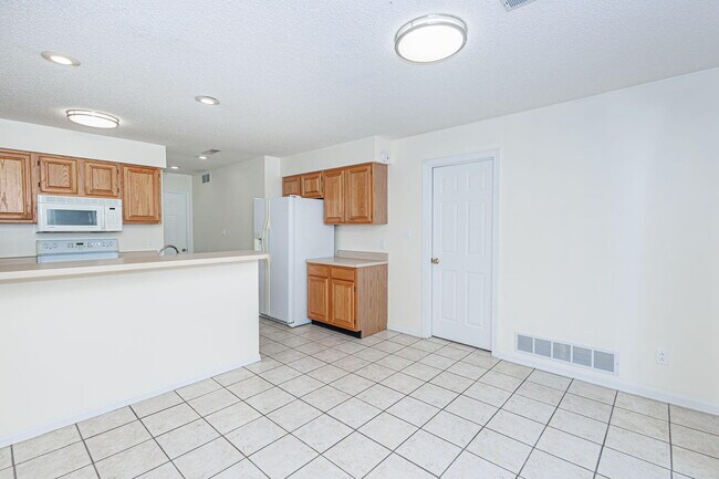Building Photo - 3804 Larkspur Ct